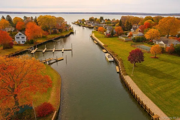 $1,990,000 | 33 Lagoon Court West, Riverhead, NY 11901