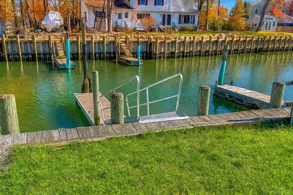 $1,990,000 | 33 Lagoon Court West, Riverhead, NY 11901