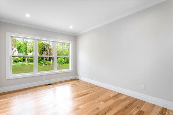 $1,990,000 | 33 Lagoon Court West, Riverhead, NY 11901