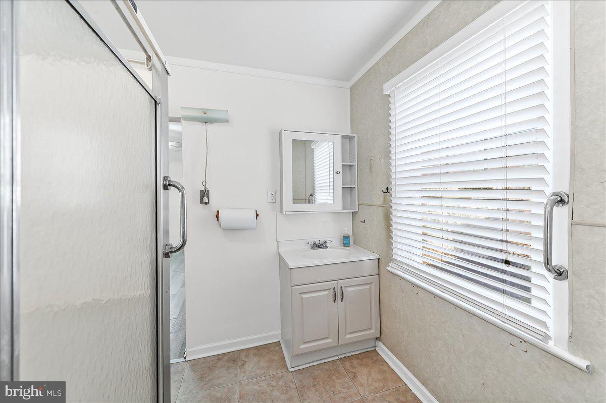3907 Bethel Road Upper Chichester, PA 19061 - Photo 14 of 37 1st Floor Primary Bath