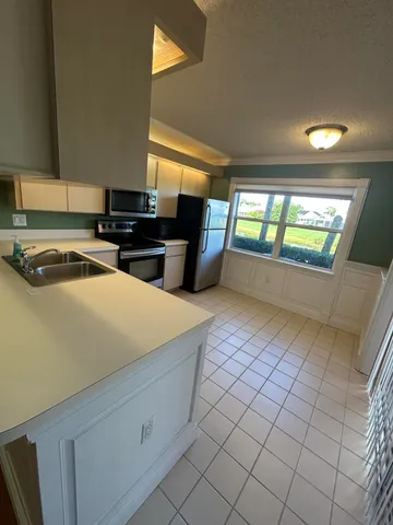 $1,995 | 2813 Southwest Lakemont Place, Palm City, FL 34990