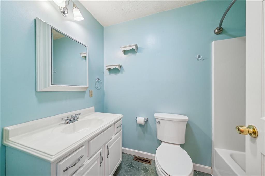 19 Longview Drive Avella, PA 15312 - Photo 15 of 26