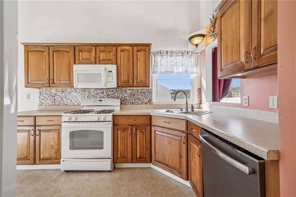 19 Longview Drive Avella, PA 15312 - Photo 2 of 26