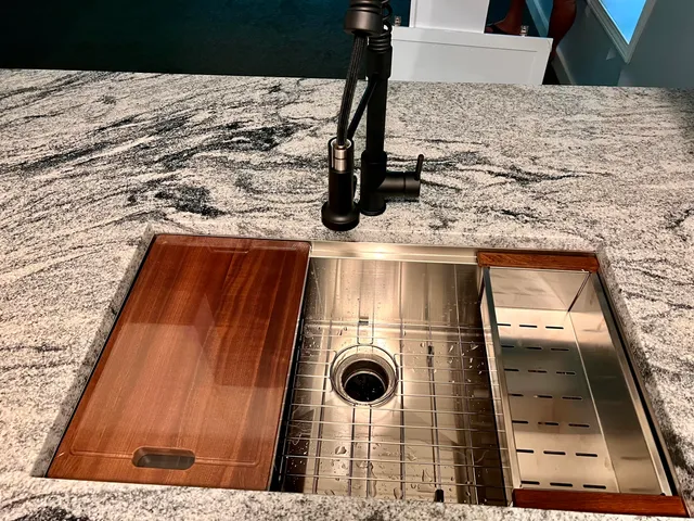 $1,950 | 2828 South 9th Street, Kalamazoo, MI 49009