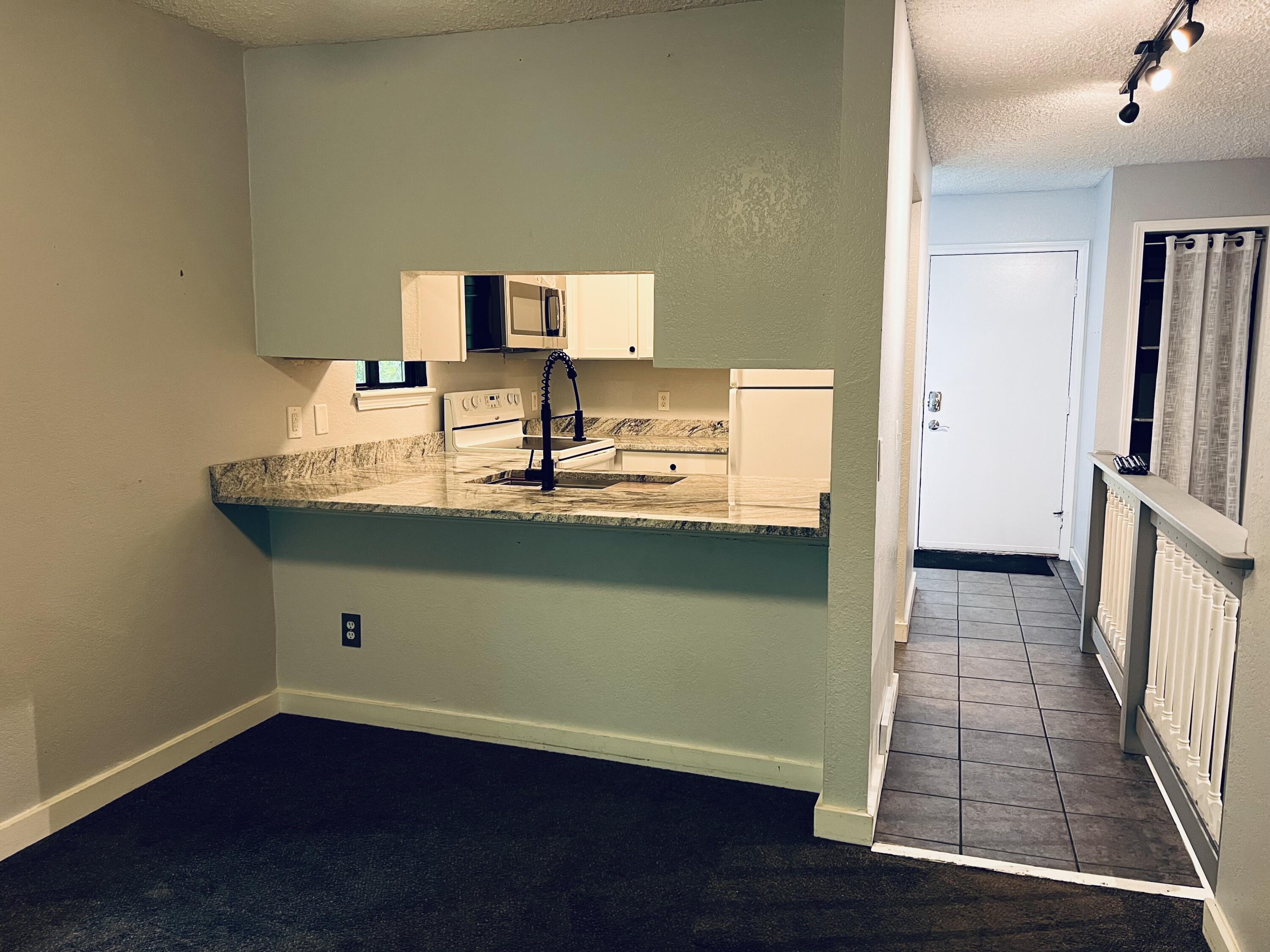 2828 South 9th Street Kalamazoo, MI 49009 - Photo 6 of 20 IMG_5645