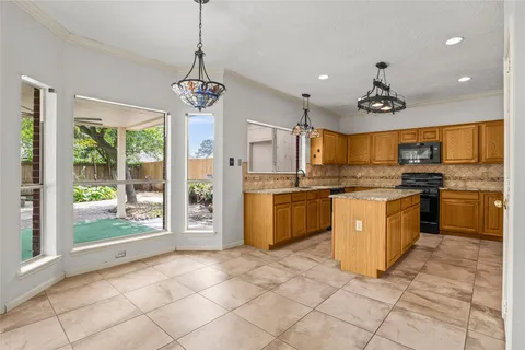 $299,900 | 330 Welford Lane, Highlands, TX 77562