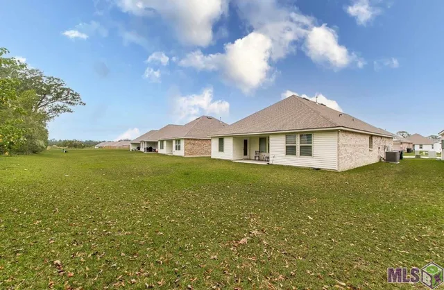 $2,300 | Undisclosed Address, Zachary, LA 70791
