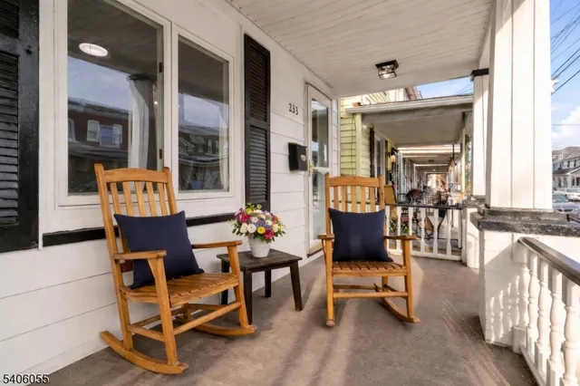 $294,000 | 233 Irwin Street, Phillipsburg, NJ 08865