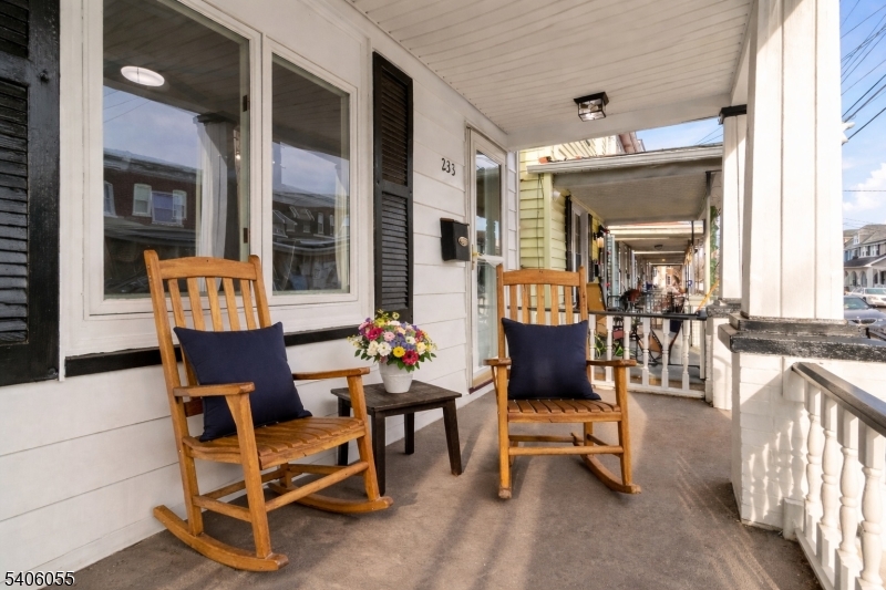 233 Irwin Street Phillipsburg, NJ 08865 - Photo 33 of 33 a living room with furniture and a window
