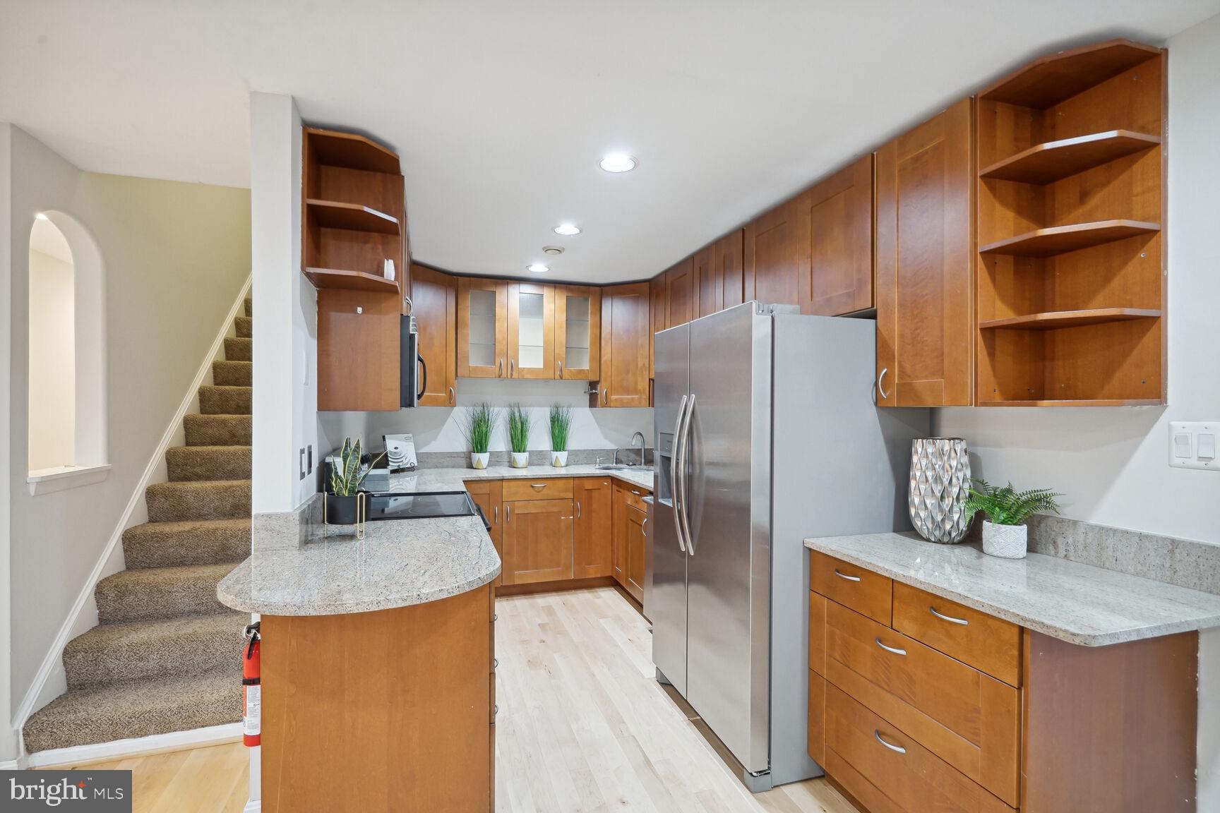 11307 Geddys Court Reston, VA 20191 - Photo 12 of 27 Granite counters