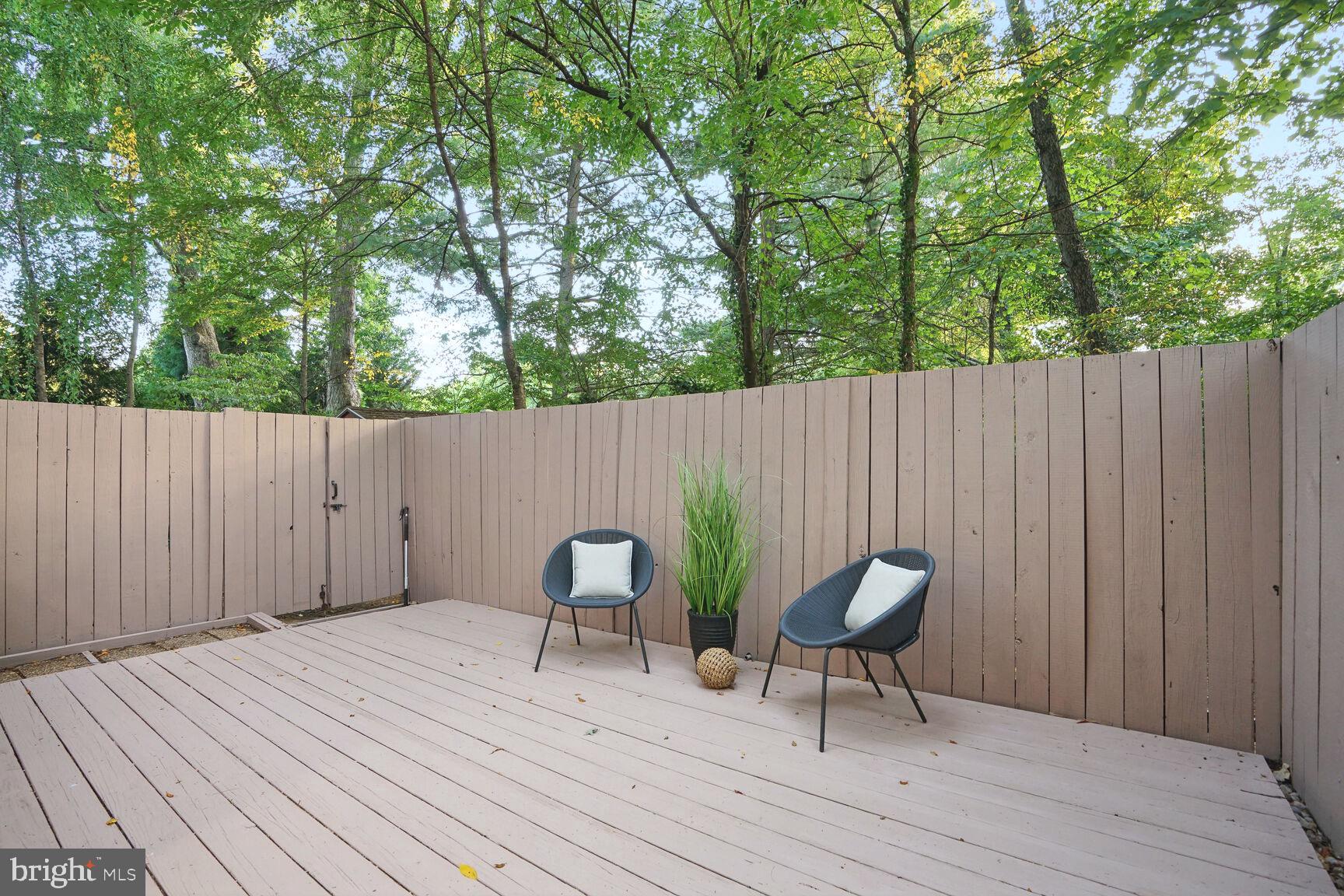11307 Geddys Court Reston, VA 20191 - Photo 24 of 27 Newly stained deck and fence