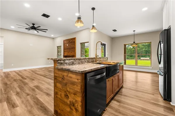 $395,000 | 167 Beeson Road, Pollock, LA 71467