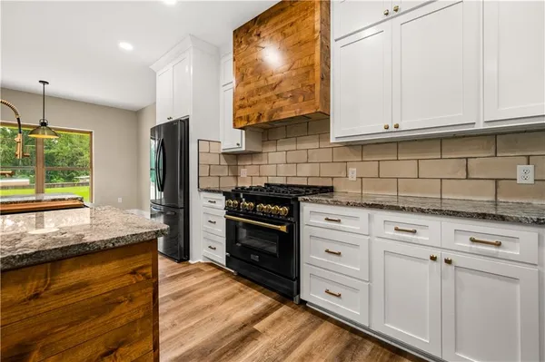 $395,000 | 167 Beeson Road, Pollock, LA 71467