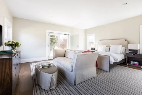 $7,995,000 | 19 Roberts Lane, East Hampton, NY 11937