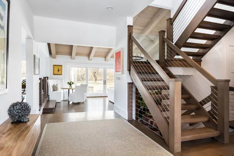 $7,995,000 | 19 Roberts Lane, East Hampton, NY 11937