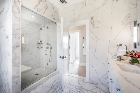 $7,995,000 | 19 Roberts Lane, East Hampton, NY 11937