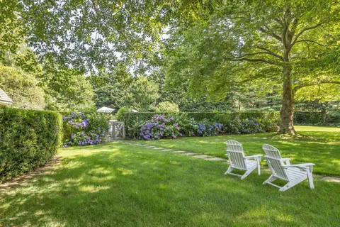 $7,995,000 | 19 Roberts Lane, East Hampton, NY 11937