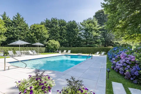 $7,995,000 | 19 Roberts Lane, East Hampton, NY 11937