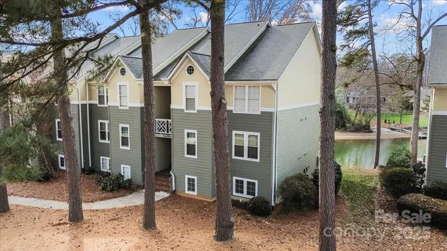 $289,900 | 20115 Henderson Road, Unit H, Cornelius, NC 28031