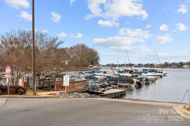 $289,900 | 20115 Henderson Road, Unit H, Cornelius, NC 28031