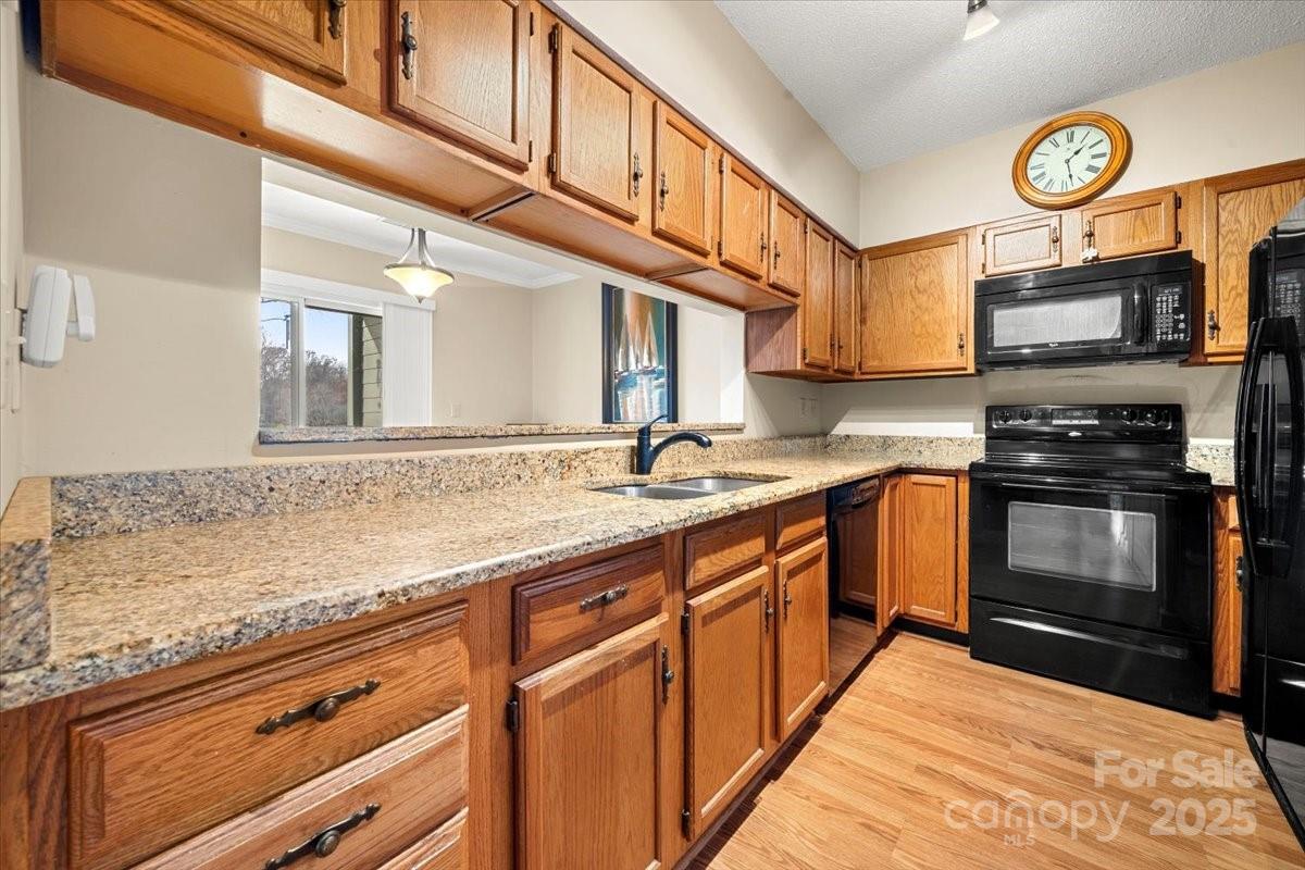 20115 Henderson Road, Unit H Cornelius, NC 28031 - Photo 3 of 37