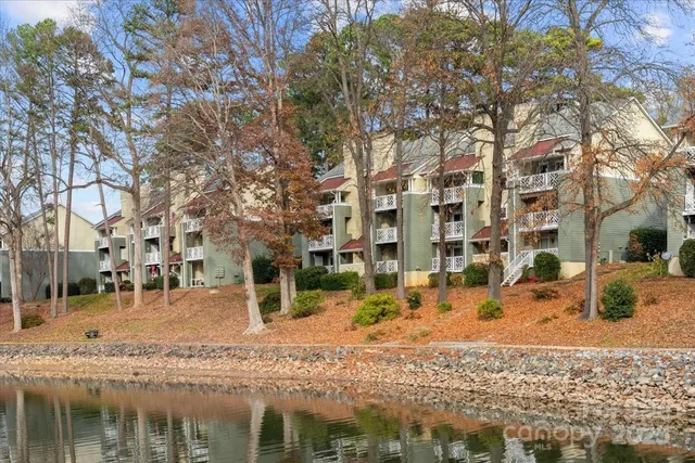 $289,900 | 20115 Henderson Road, Unit H, Cornelius, NC 28031