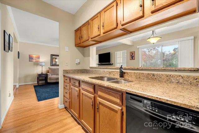 $289,900 | 20115 Henderson Road, Unit H, Cornelius, NC 28031