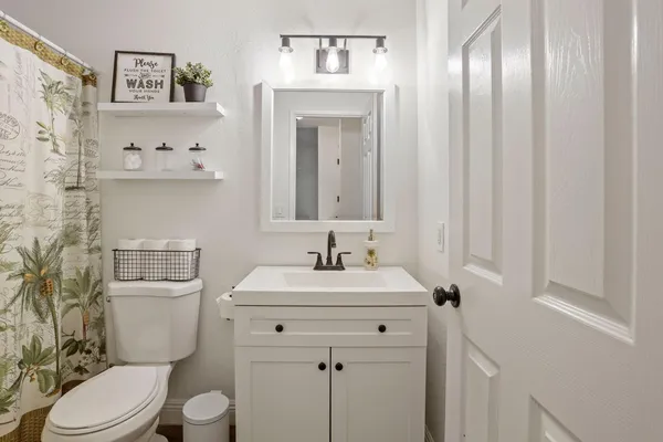 $192,900 | 445 Almond Drive, Unit 106, Lodi, CA 95240