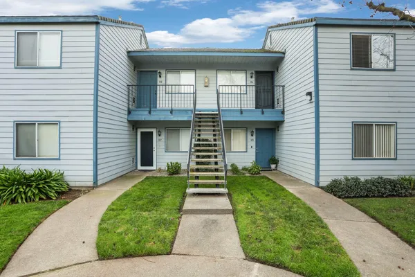 $192,900 | 445 Almond Drive, Unit 106, Lodi, CA 95240