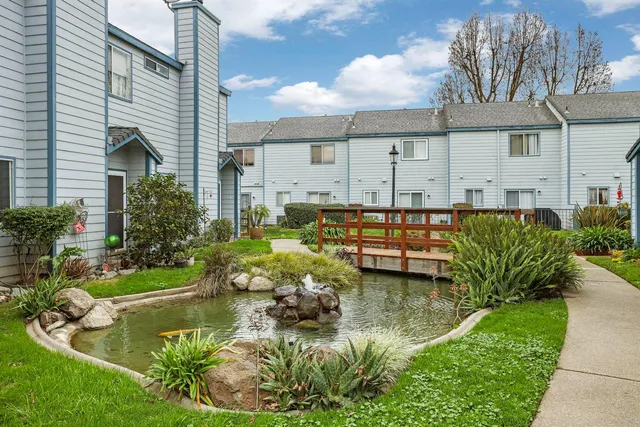 $198,900 | 445 Almond Drive, Unit 106, Lodi, CA 95240