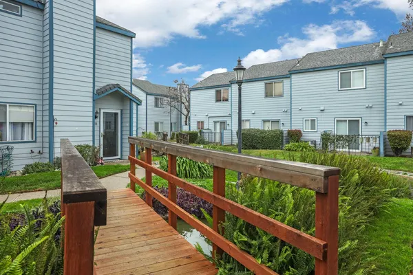 $192,900 | 445 Almond Drive, Unit 106, Lodi, CA 95240