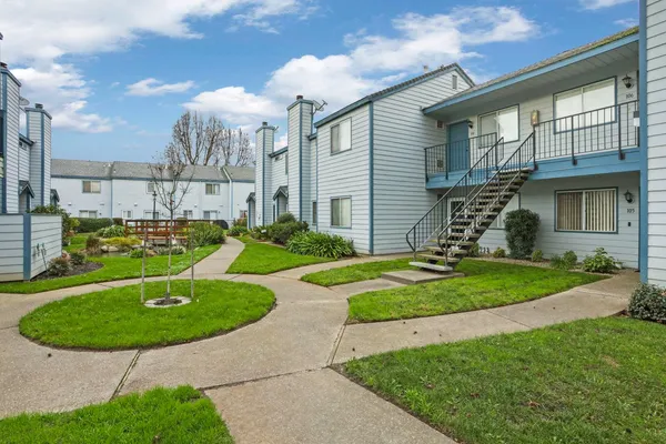 $192,900 | 445 Almond Drive, Unit 106, Lodi, CA 95240