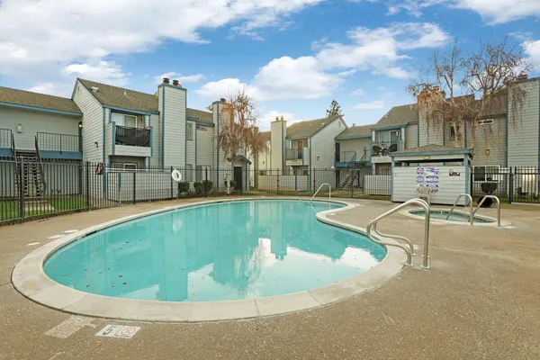 $192,900 | 445 Almond Drive, Unit 106, Lodi, CA 95240