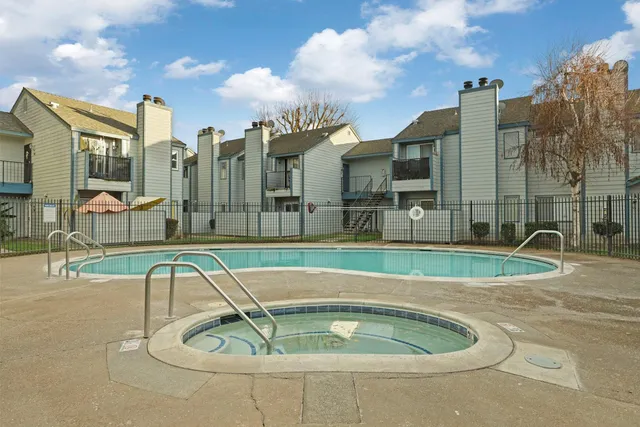 $198,900 | 445 Almond Drive, Unit 106, Lodi, CA 95240