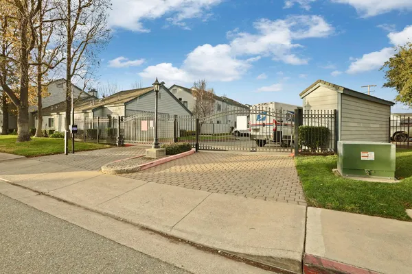 $192,900 | 445 Almond Drive, Unit 106, Lodi, CA 95240