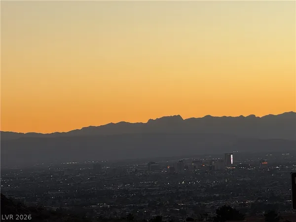 $685,900 | 2209 Exeter Drive, Las Vegas, NV 89156