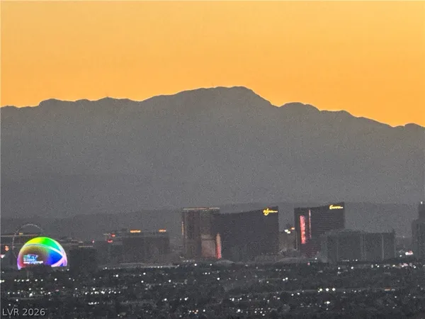 $685,900 | 2209 Exeter Drive, Las Vegas, NV 89156