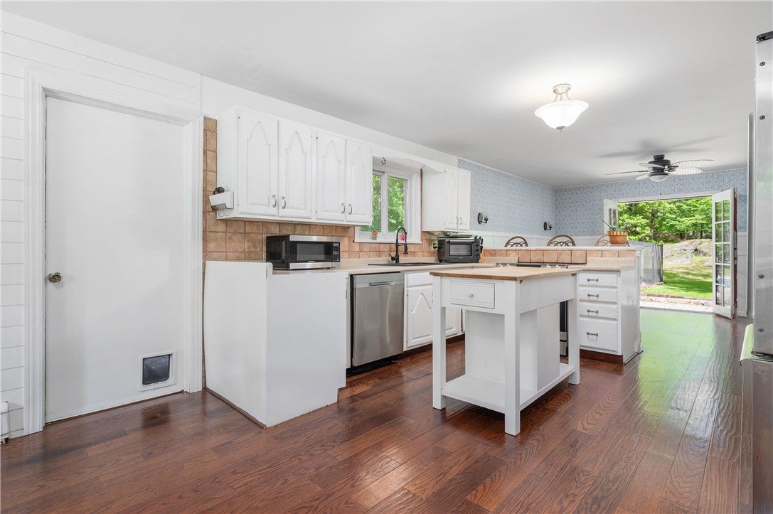 8 Westgate Road Cumberland, RI 02864 - Photo 13 of 36