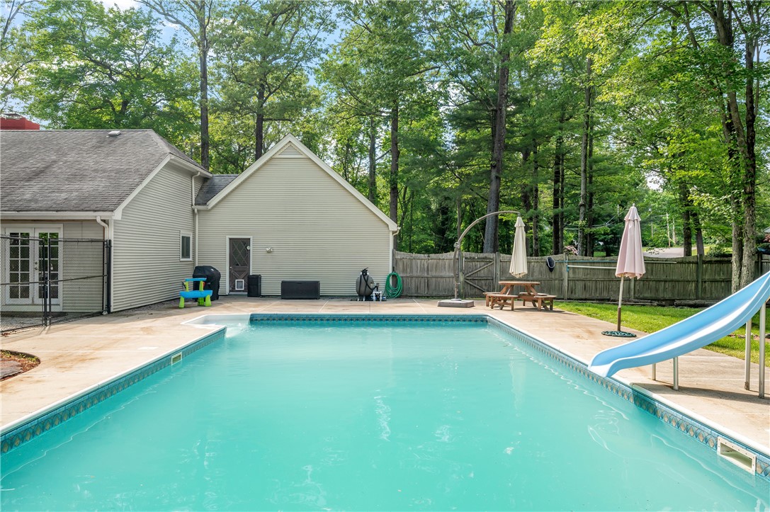 8 Westgate Road Cumberland, RI 02864 - Photo 26 of 36