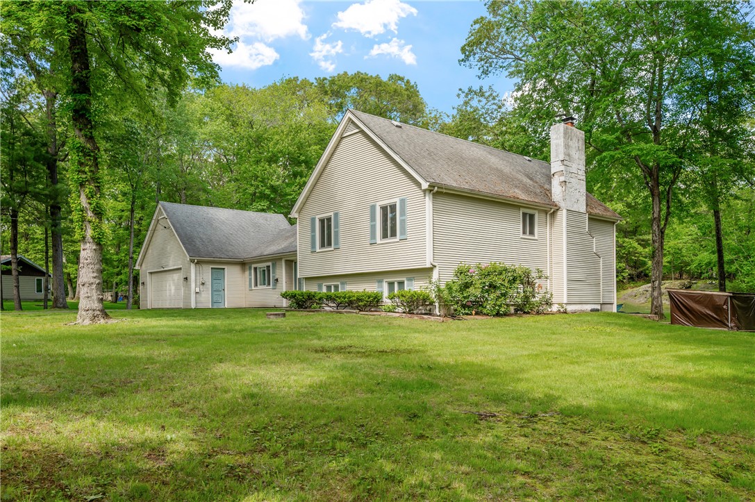 8 Westgate Road Cumberland, RI 02864 - Photo 3 of 36