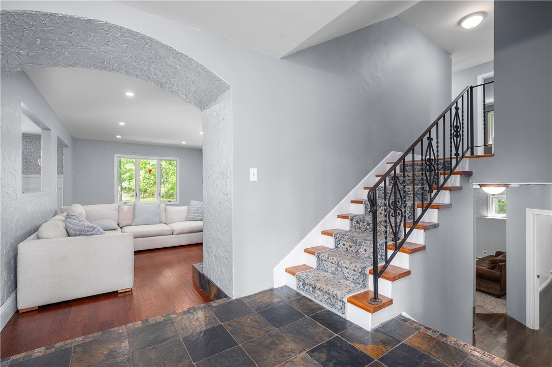 8 Westgate Road Cumberland, RI 02864 - Photo 7 of 36