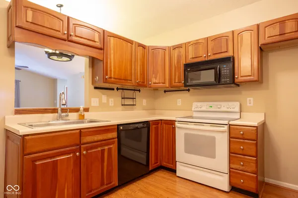 $189,900 | 10913 Golden Harvest Place, Indianapolis, IN 46229