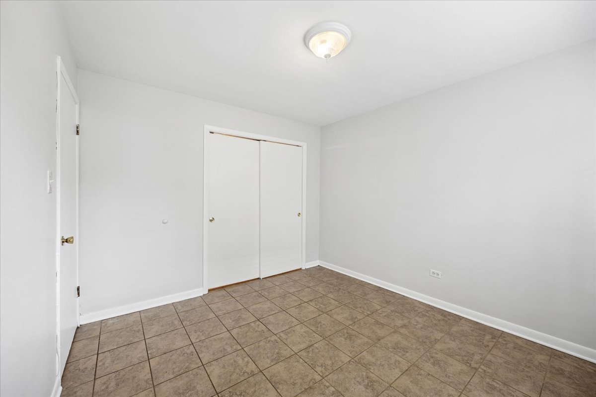 255 East Burlington Street, Unit 1 Riverside, IL 60546 - Photo 7 of 17