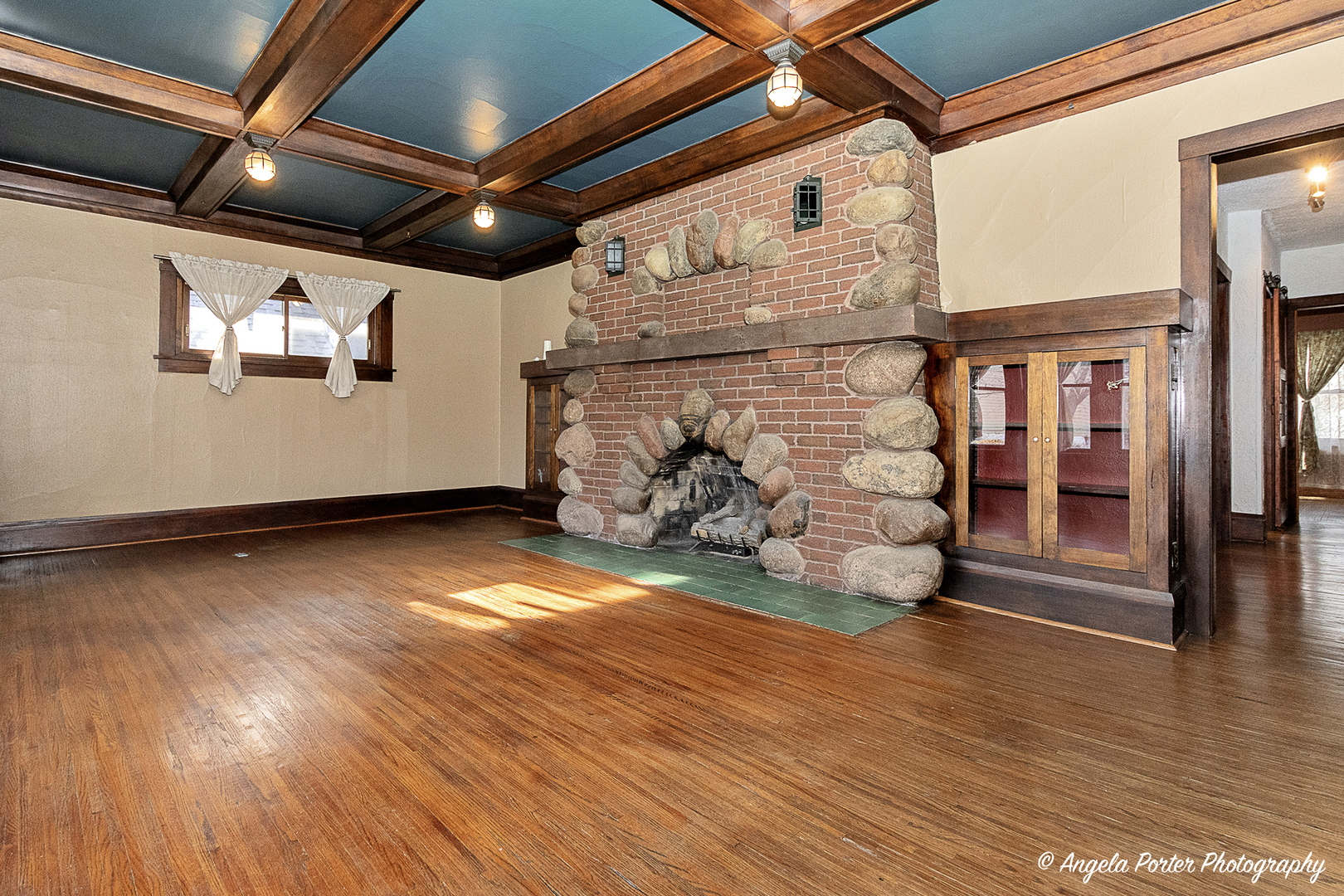 704 North Division Street Harvard, IL 60033 - Photo 5 of 31