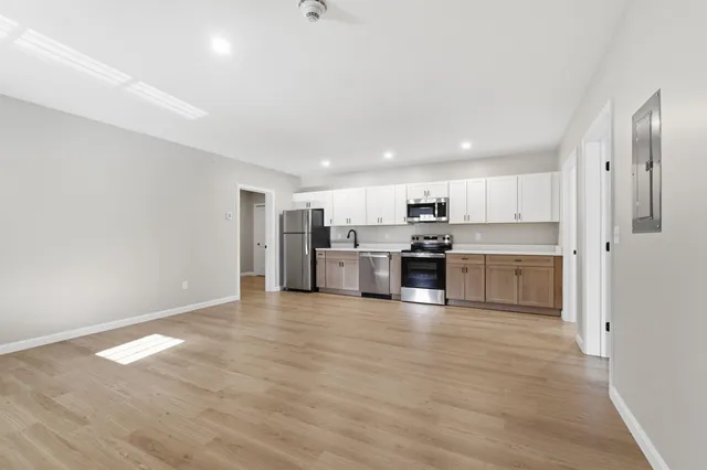 $2,275 | 15 Mountain Road, Unit 201, Goffstown, NH 03045