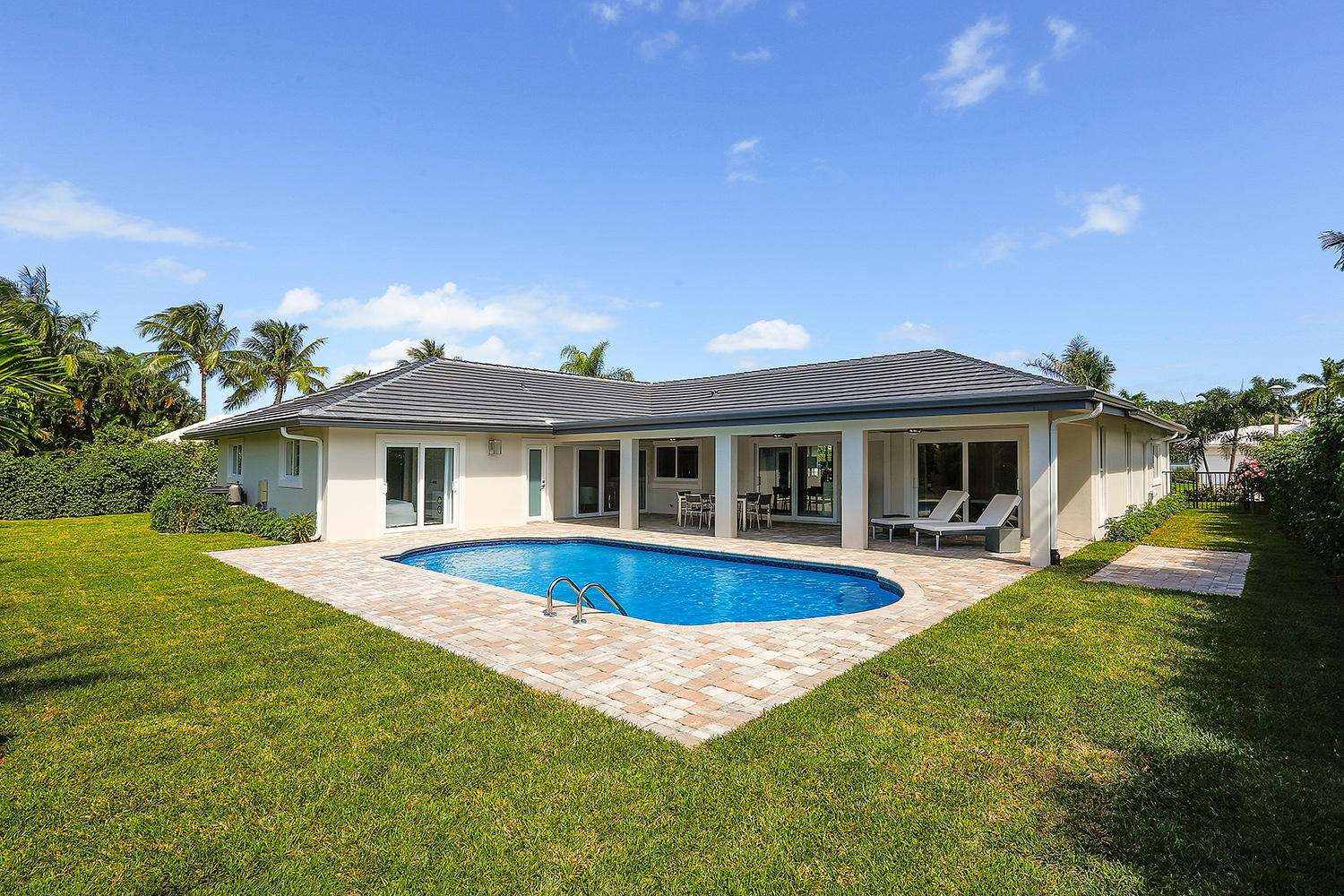 2367 Queen Palm Road Boca Raton, FL 33432 - Photo 2 of 41 03_BackExterior_1