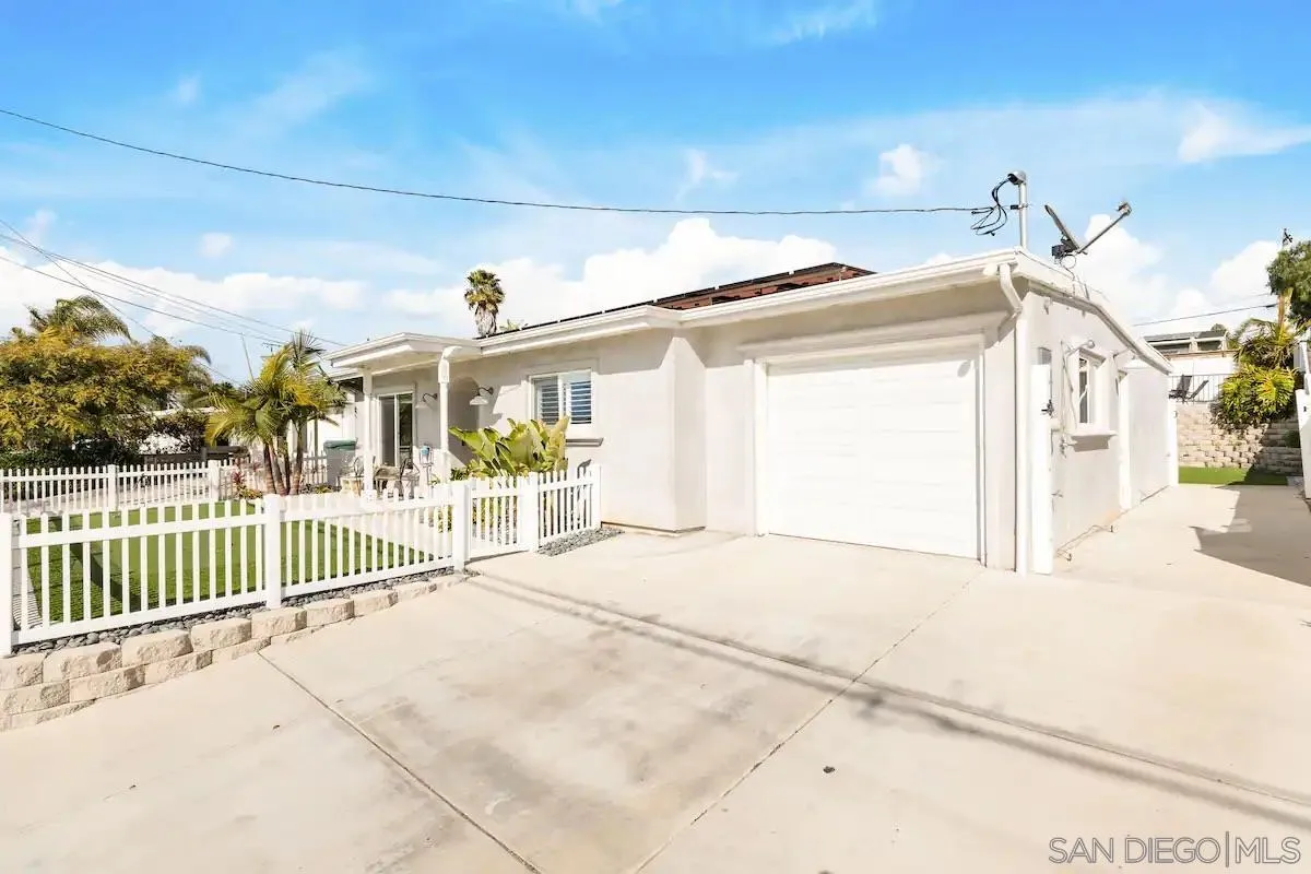1432 Santa Rosa Street Oceanside, CA 92058 - Photo 2 of 25