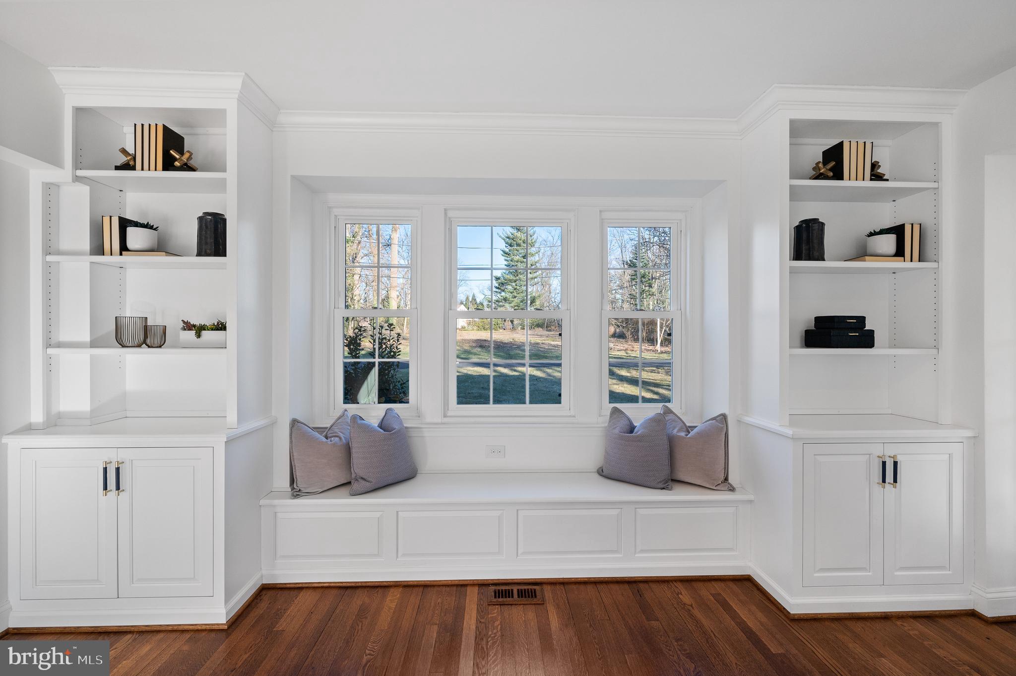 106 Deep Dene Road Villanova, PA 19085 - Photo 18 of 42 Living Room custom built-ins