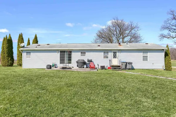 $239,000 | 3505 East 1100 North, Syracuse, IN 46567
