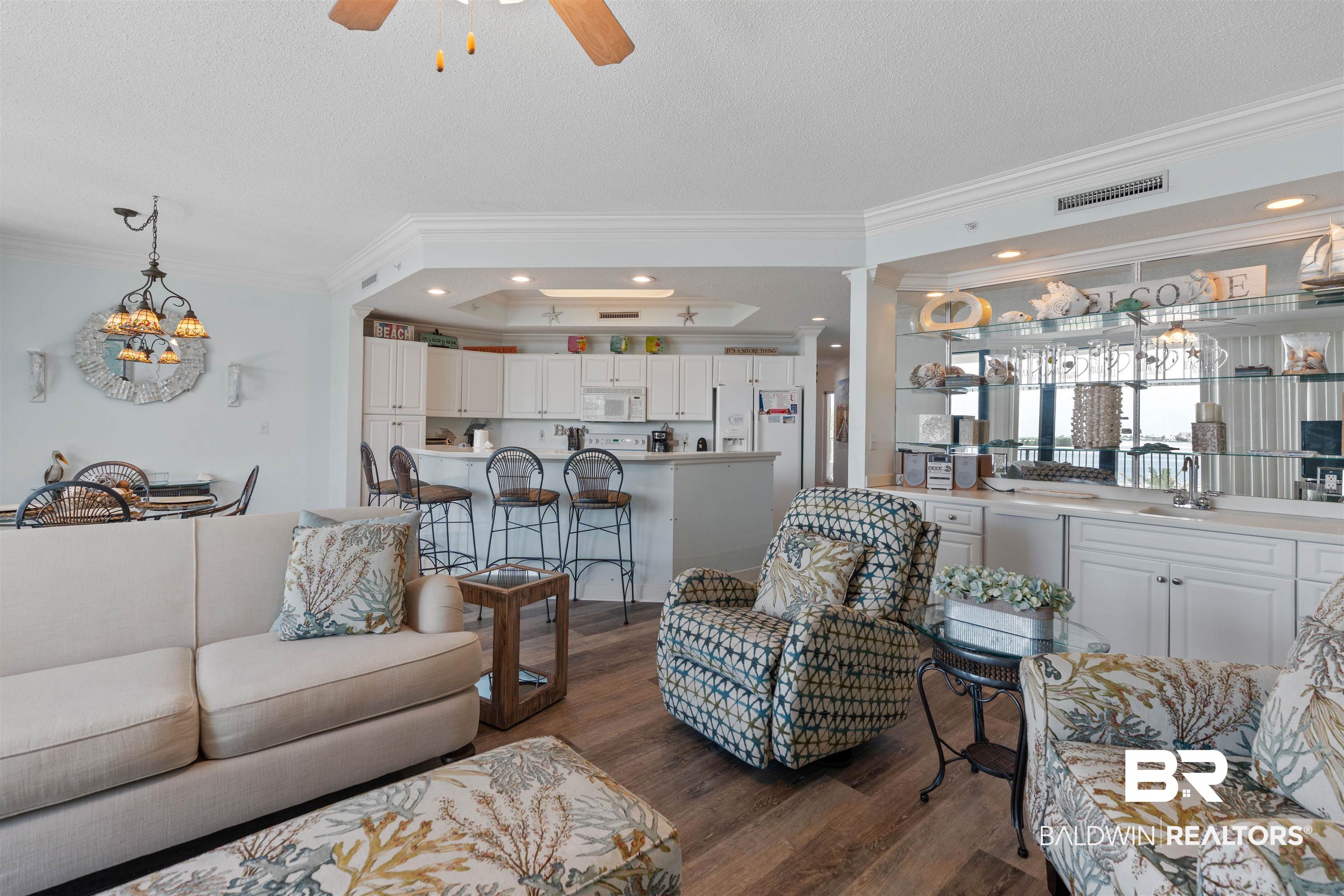 27580 Canal Road, Unit 1406 Orange Beach, AL 36561 - Photo 4 of 40 Bright and fresh feel!